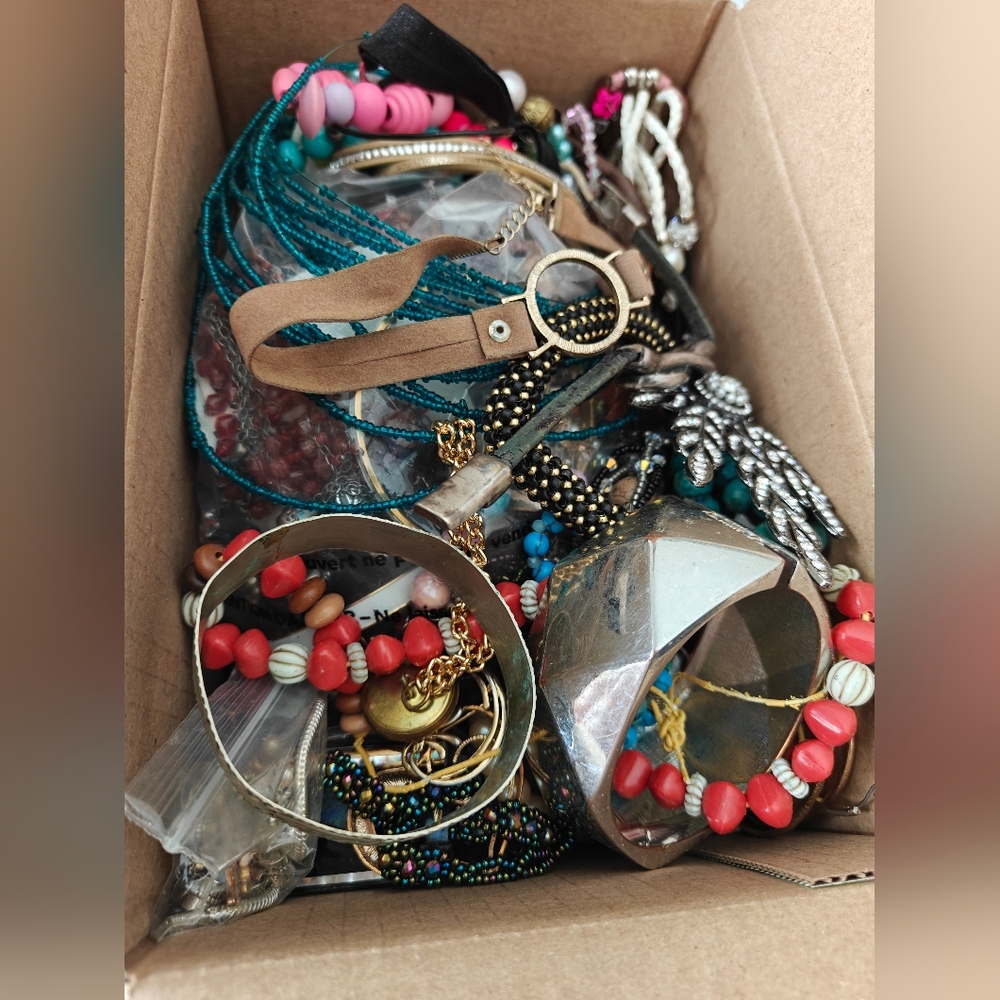 174 Wearable Jewelry Pieces Huge Jewelry Lot